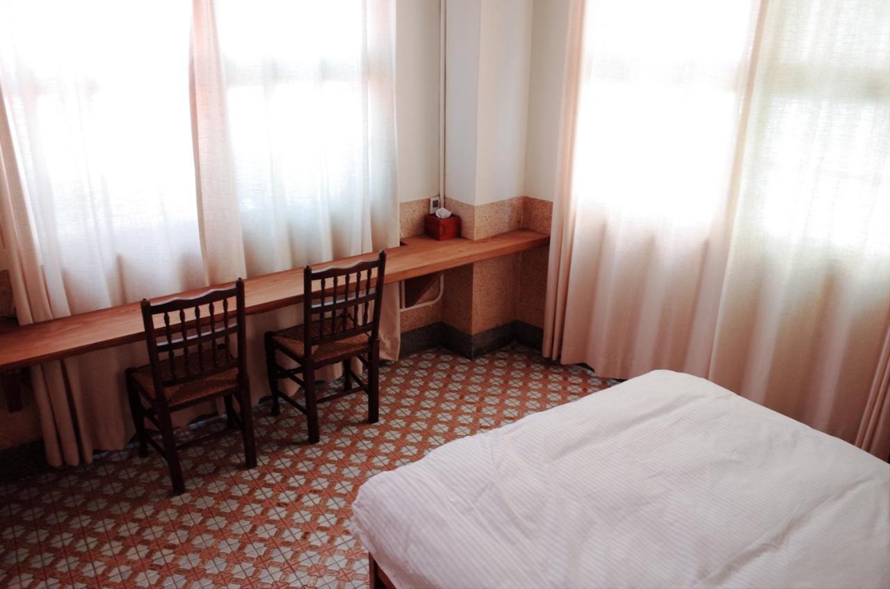 טאינאן Neat Hostel חדר תמונה