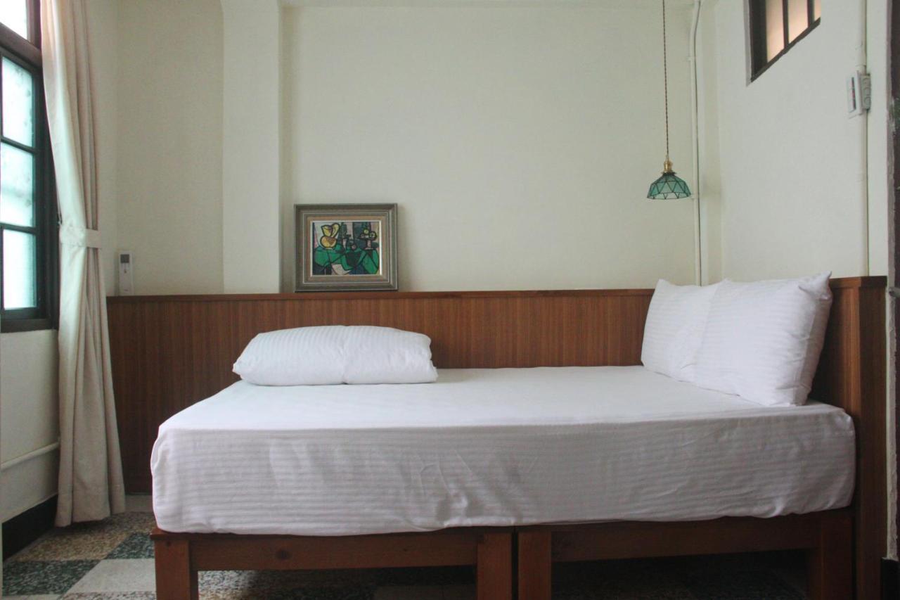 טאינאן Neat Hostel מראה חיצוני תמונה