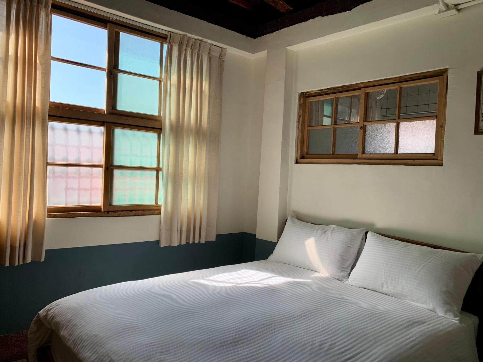 טאינאן Neat Hostel מראה חיצוני תמונה