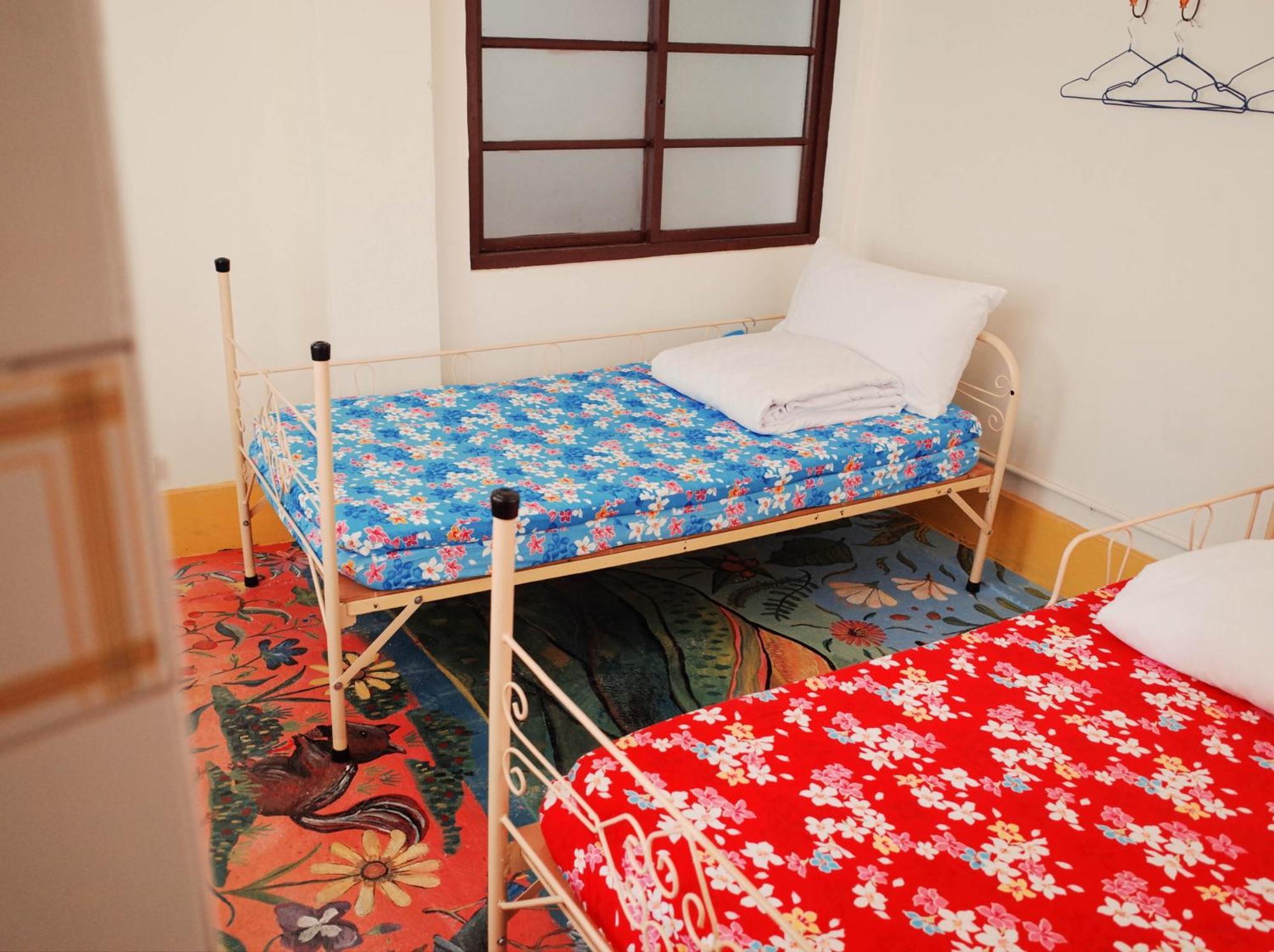 טאינאן Neat Hostel חדר תמונה