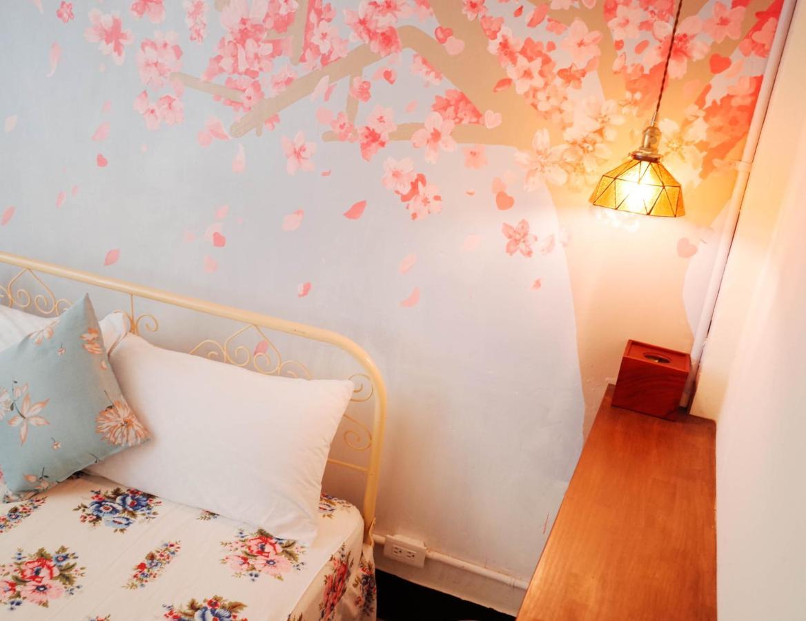 טאינאן Neat Hostel מראה חיצוני תמונה